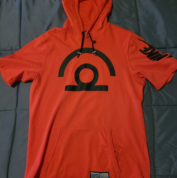 nike air pivot hoodie